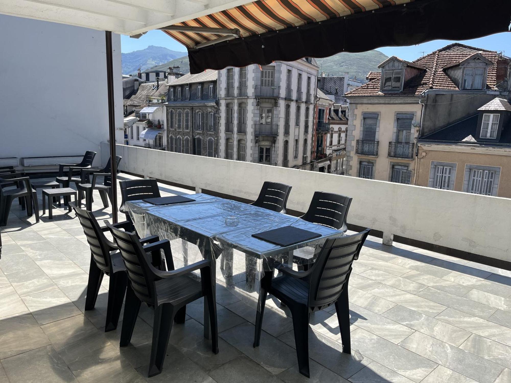 Appartement le Soleil 140 m2 climatisé parking privé proche Sanctuaires Lourdes Esterno foto